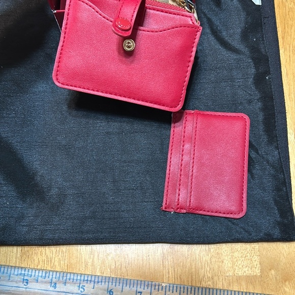 Steve Madden Red Card Case Crossbody - Picture 5 of 8
